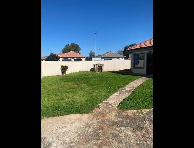 3 BEDROOM PROPERTY TO RENT IN CRYSTAL PARK